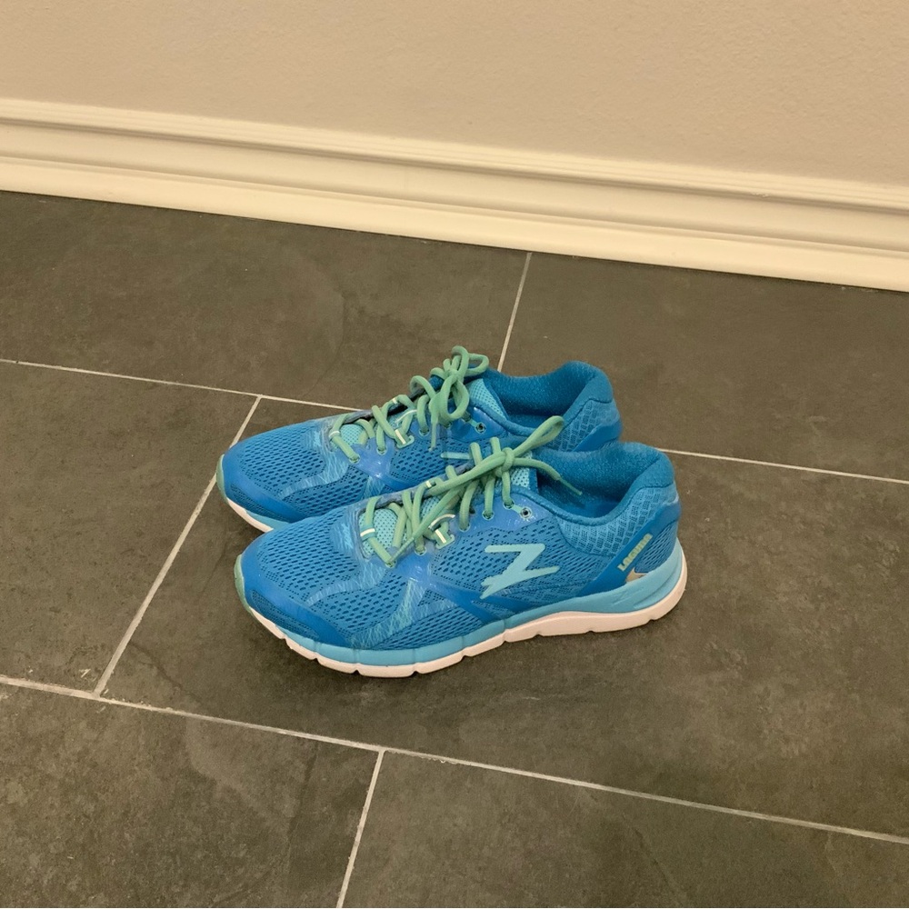 Like new Unisex Zoot Running shoes Womens 9.5 Mens 8